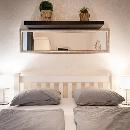 The White - 2br Apt, Close To Everything