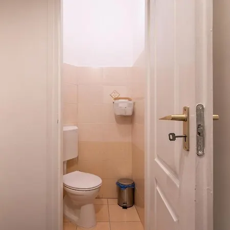 Apartament The White - 2br Apt, Close To Everything *